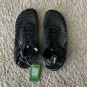 Men's Black Athletic Shoes